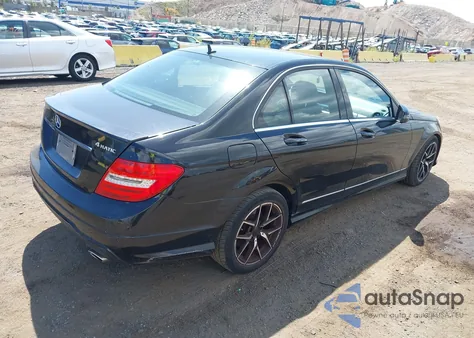 2013 Mercedes-Benz C 300 Sport 4Matic из США, поврежденный, VIN WDDGF8AB9DR301546